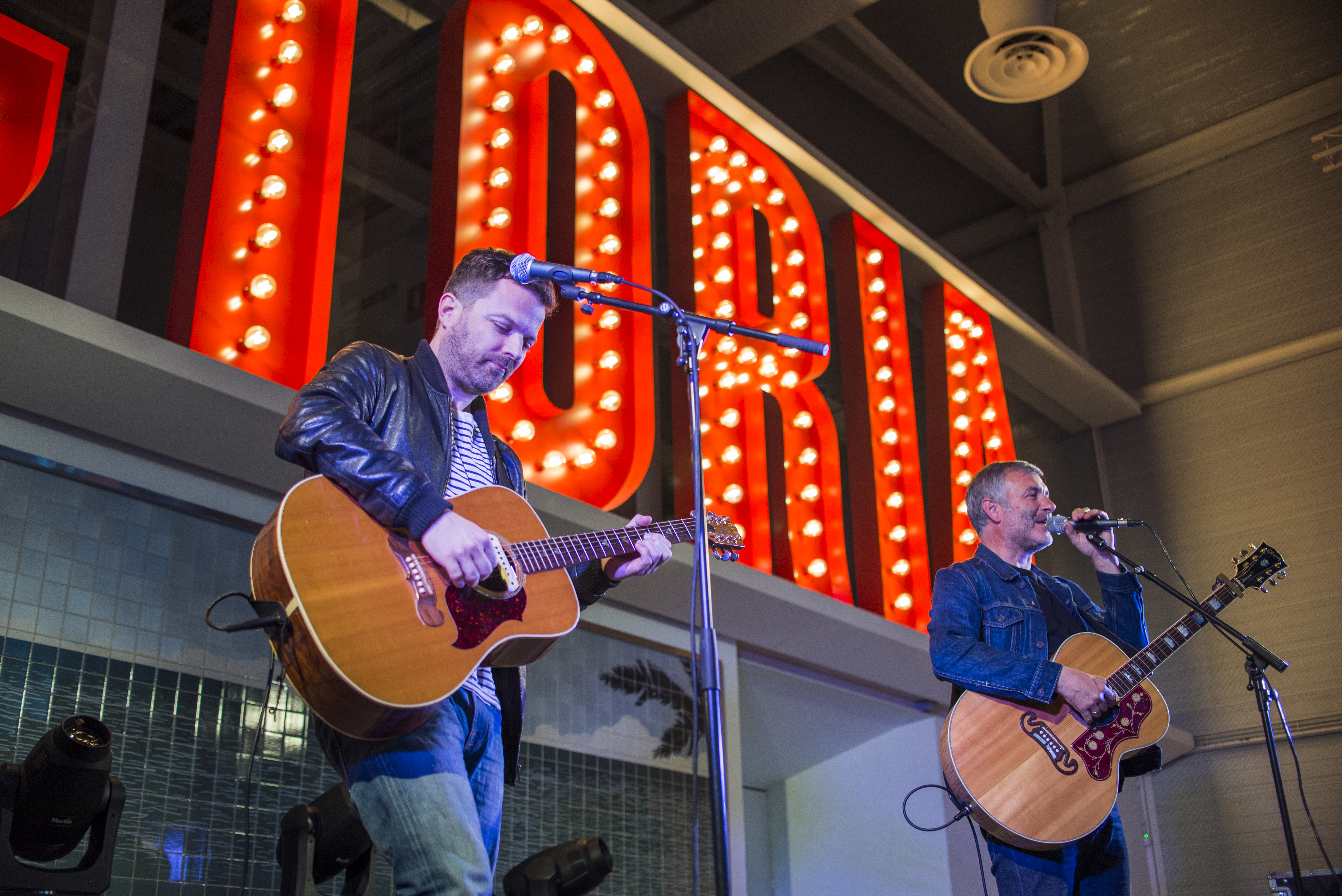 Acoustic series that Cervezas Victoria – La habitación roja