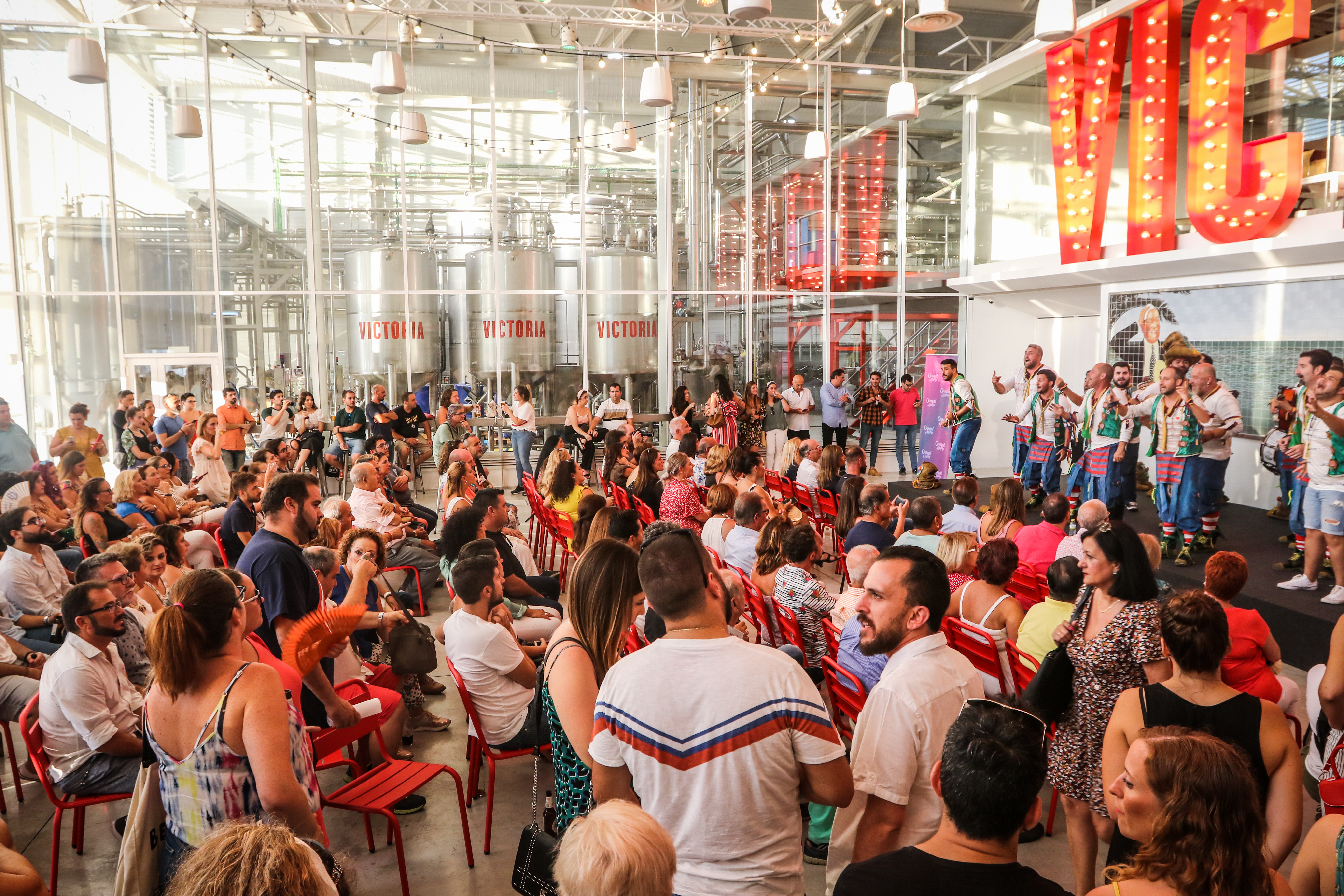 Finaliza la primera edición de noches carnavaleras en la fábrica Victoria
